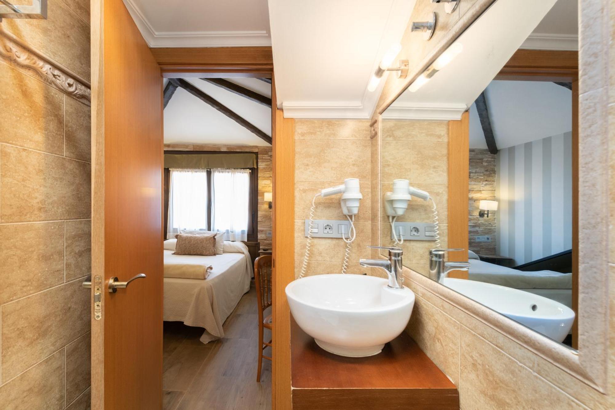 Cimavilla Rooms Gijón Extérieur photo